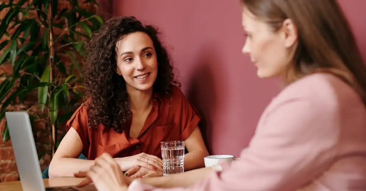 L'art de la discussion informelle autour d'un café