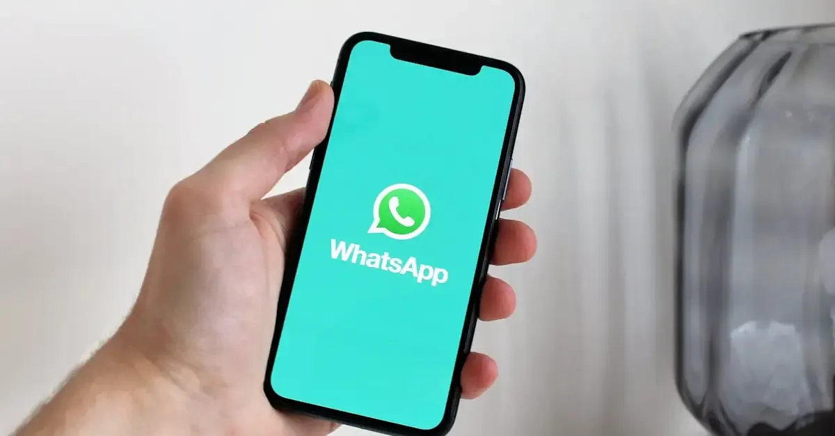 Signification d’épingler une discussion sur WhatsApp